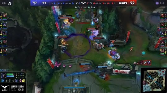 现出极强的 现出极强的