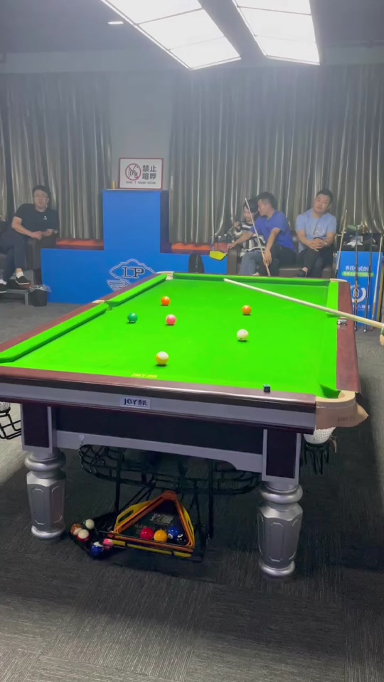 冠热门的根 冠热门的根